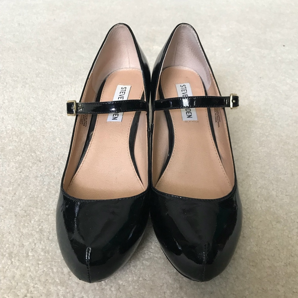 Vintage heels with strap